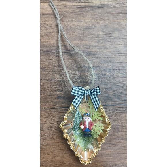 Handmade Tart Tin Vintage Style Nutcracker Soldier Christmas Ornament O2 - Picture 2 of 3